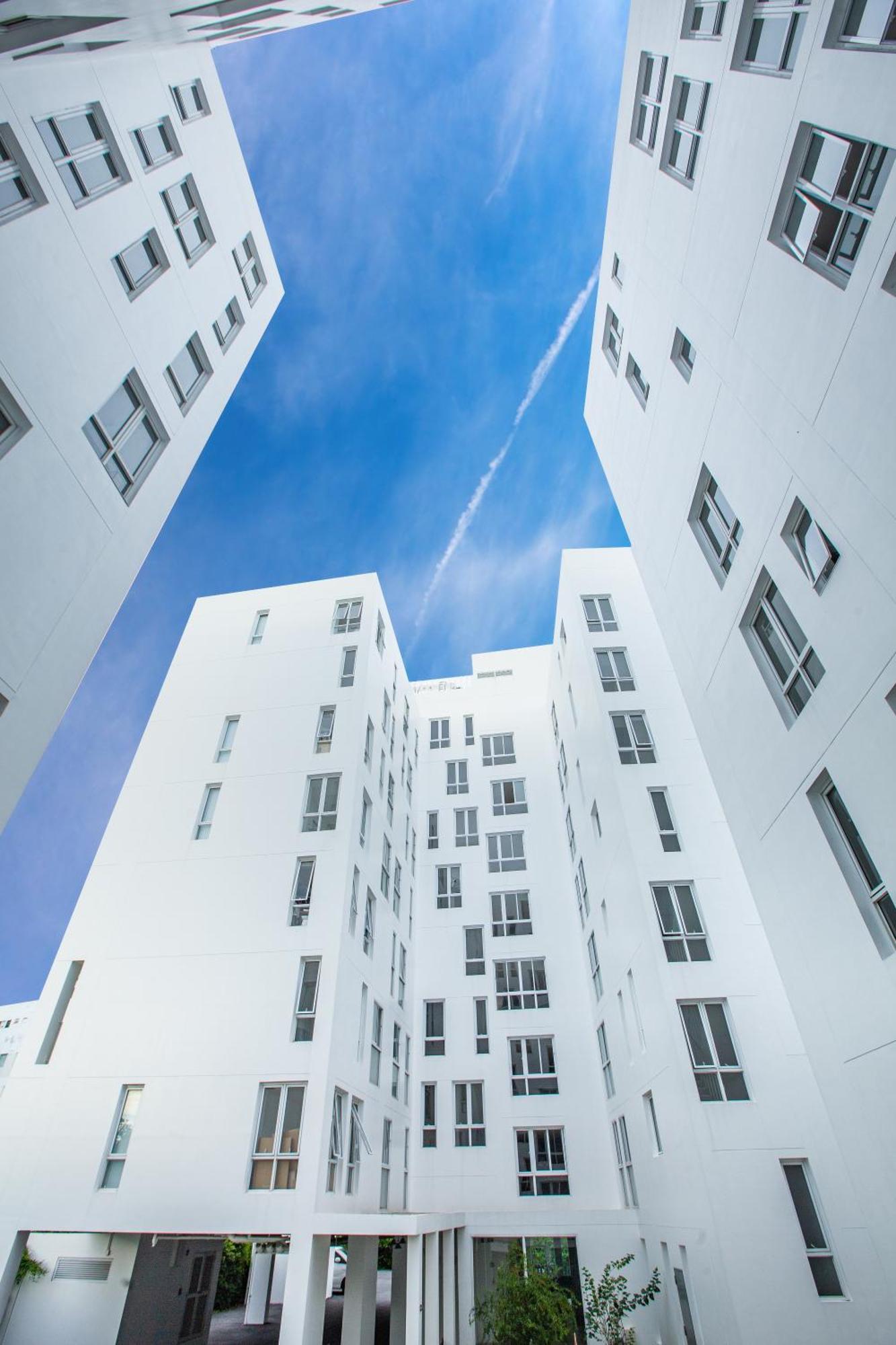 Karin Hotel & Service Apartment - Sha Extra Plus Si Racha Exteriör bild