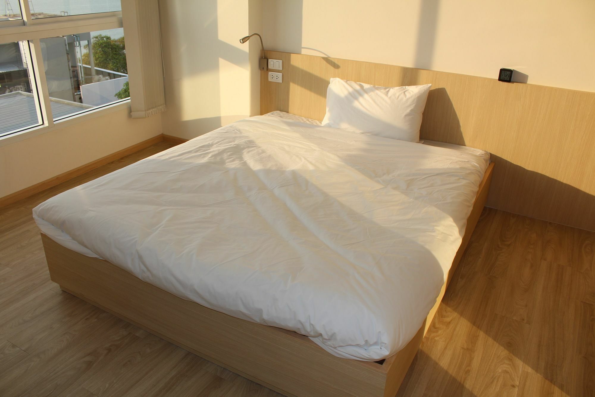 Karin Hotel & Service Apartment - Sha Extra Plus Si Racha Exteriör bild